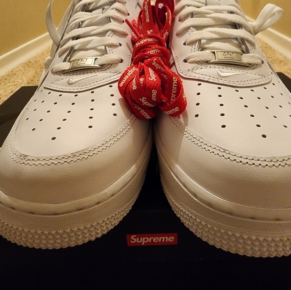 Nike Air Force 1 X Supreme - Picture 10 of 11